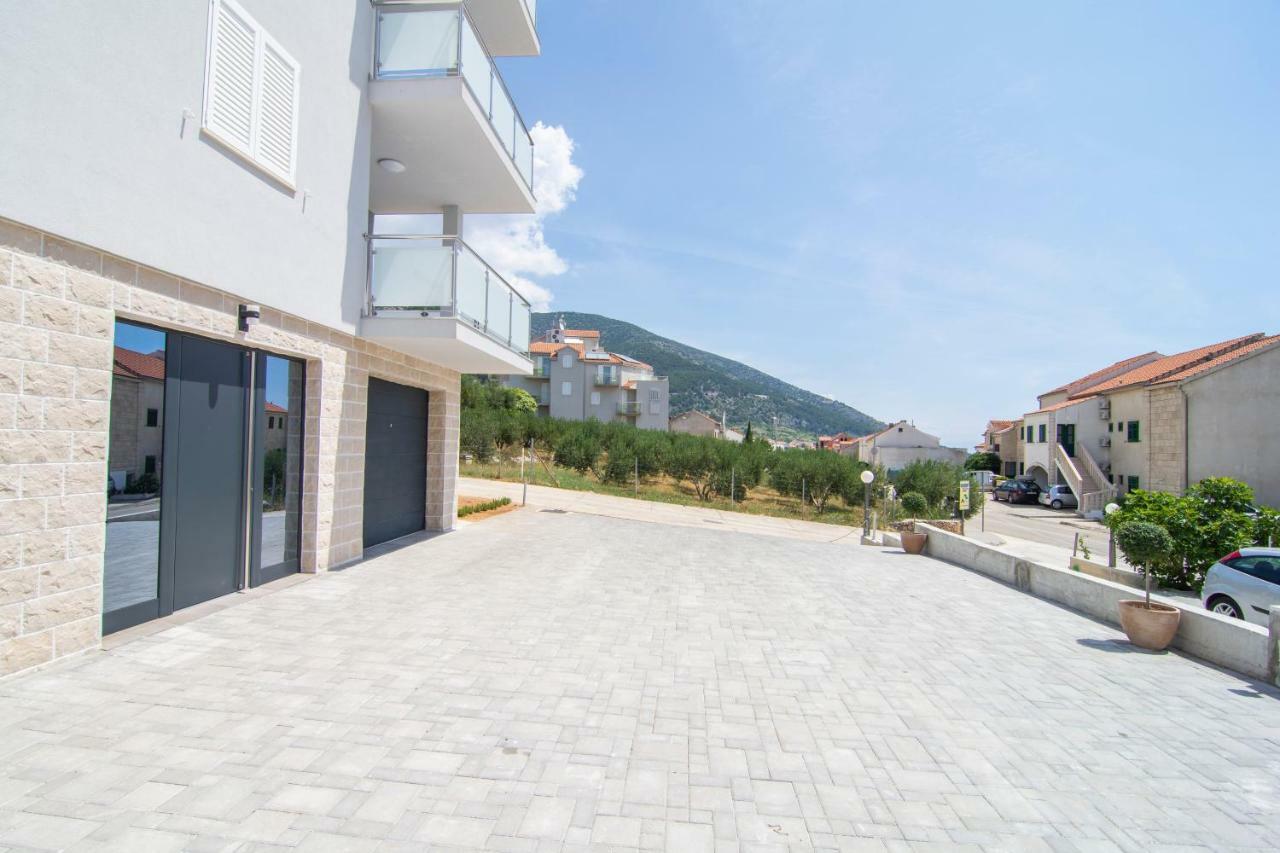 Apartments Sara Bol Exterior foto