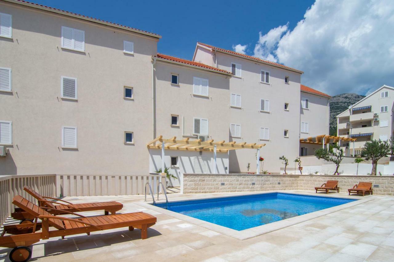 Apartments Sara Bol Exterior foto